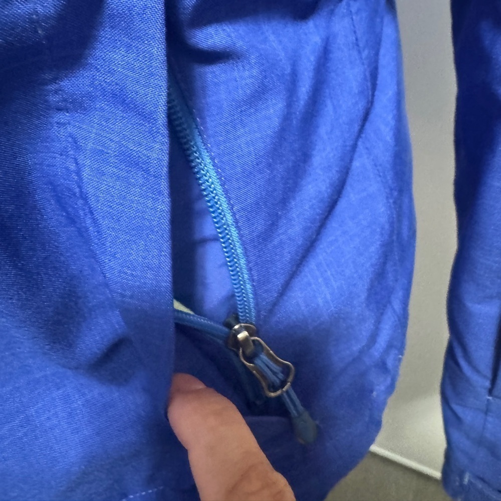 The North Face Blue Outdoor Hooded Jacket - Picture 8 of 15
